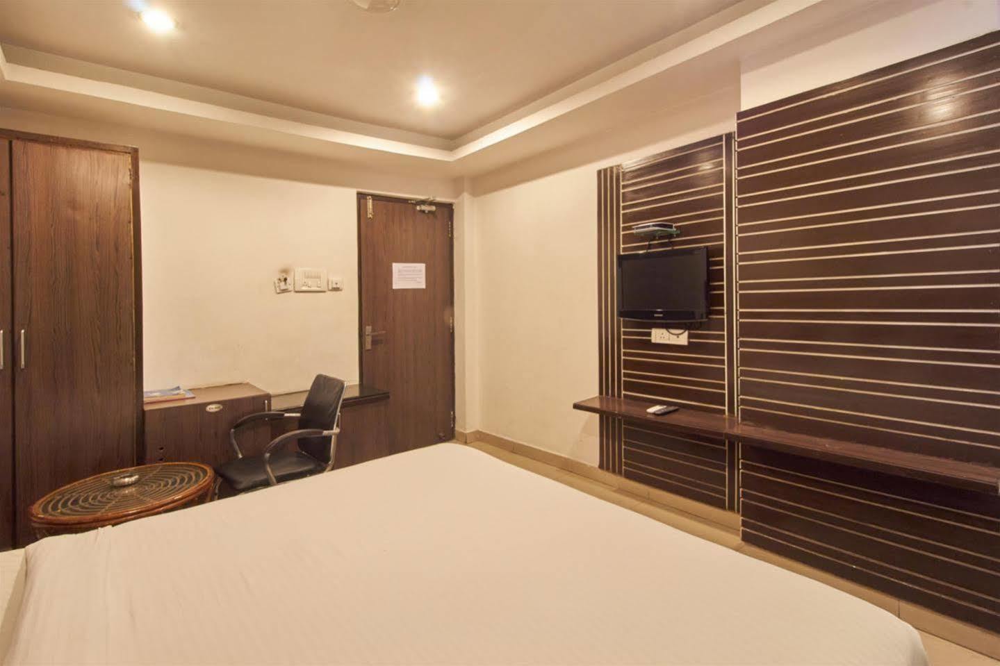 Fabhotel Royal Residency II - Nr Metro Station Lakdikapul Hyderabad Exterior photo